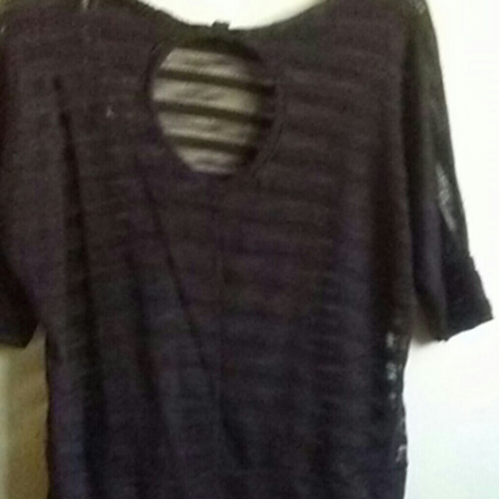 Final Price Rouge! Pullover top - Picture 2 of 4